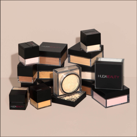 HUDA BEAUTY Easy Bake Loose Baking & Setting Powder