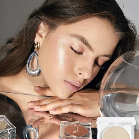SHEGLAM Cosmic Crystal Mousse Highlighter