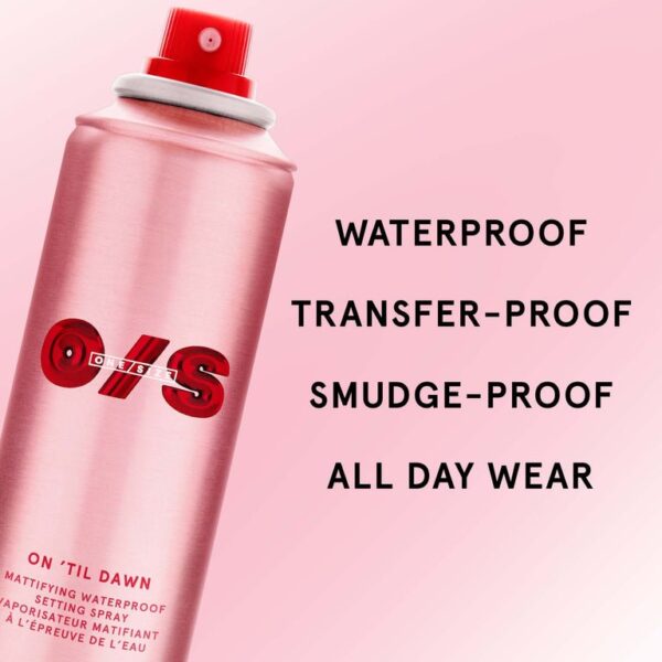 One Size Mattifying Waterproof Setting Spray - Image 2