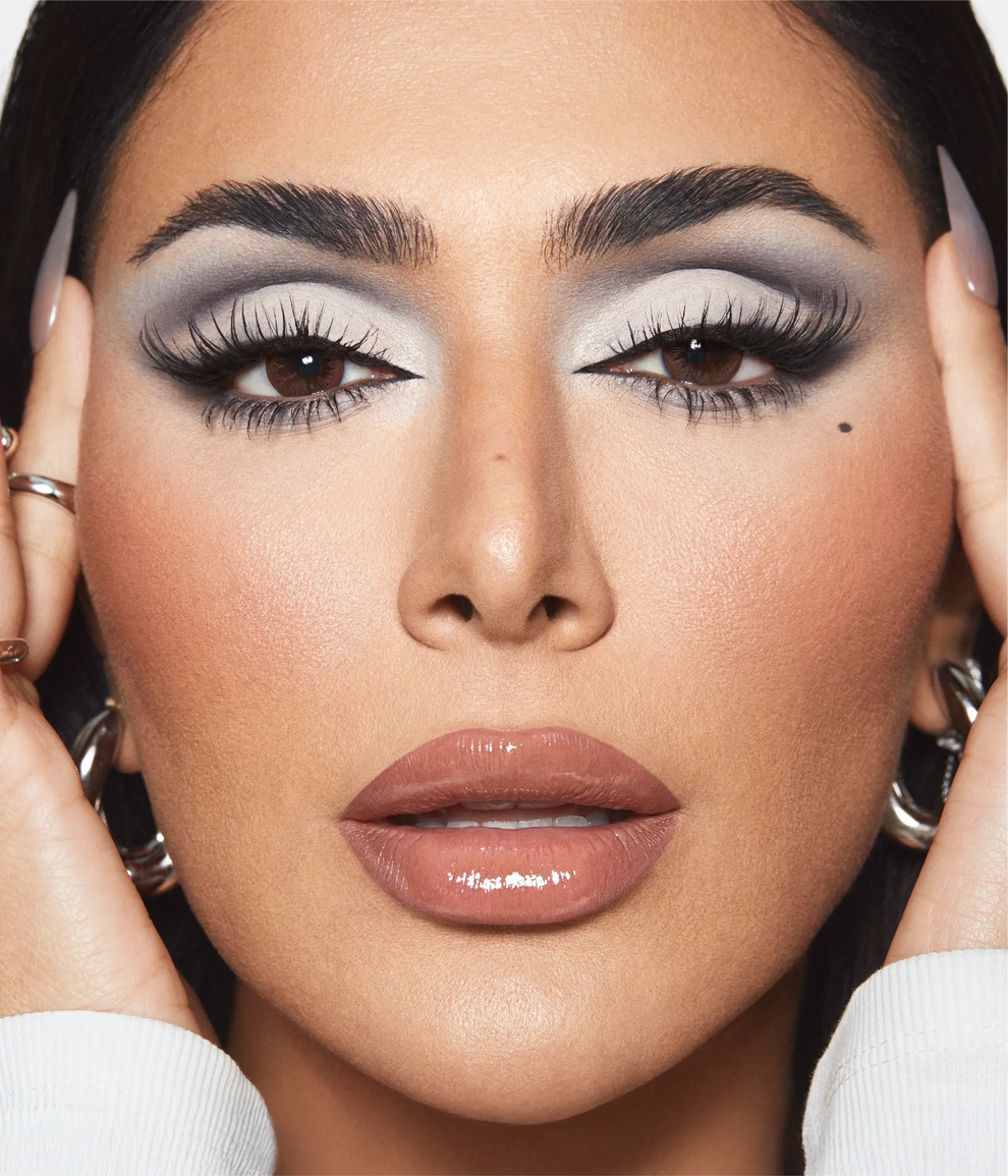 HudaBeauty Greige Creamy Obsessions Eyeshadow Palette - Image 4